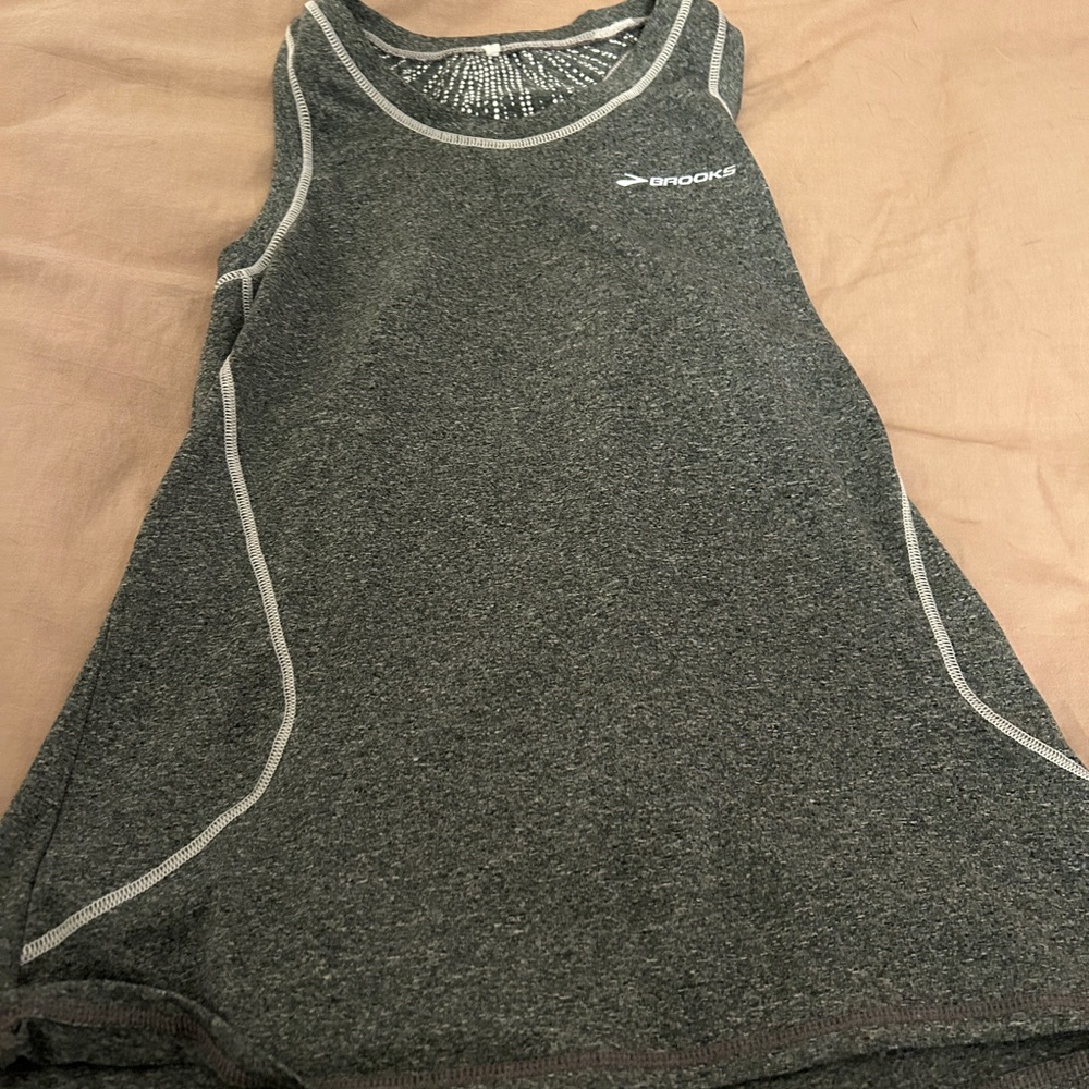 Like new Brooks women’s running tank